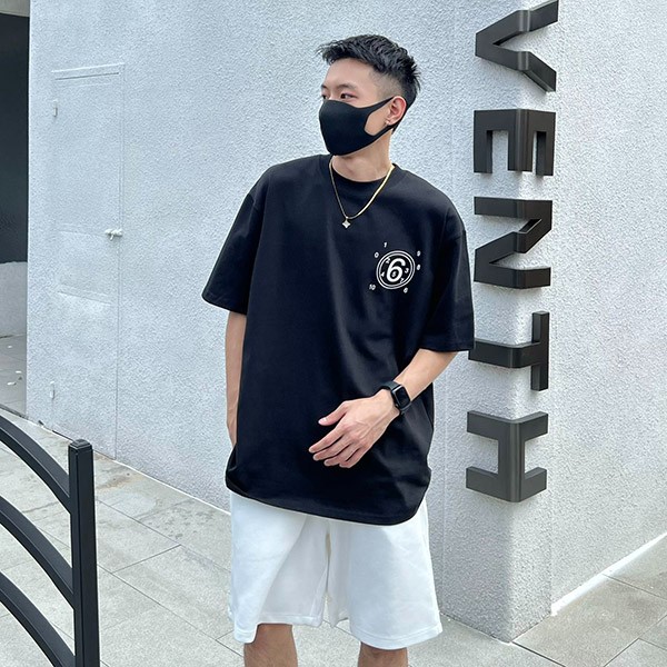 エムエム6 オーバーサイズ ナンバーロゴ Tシャツ 偽物 Maq50313